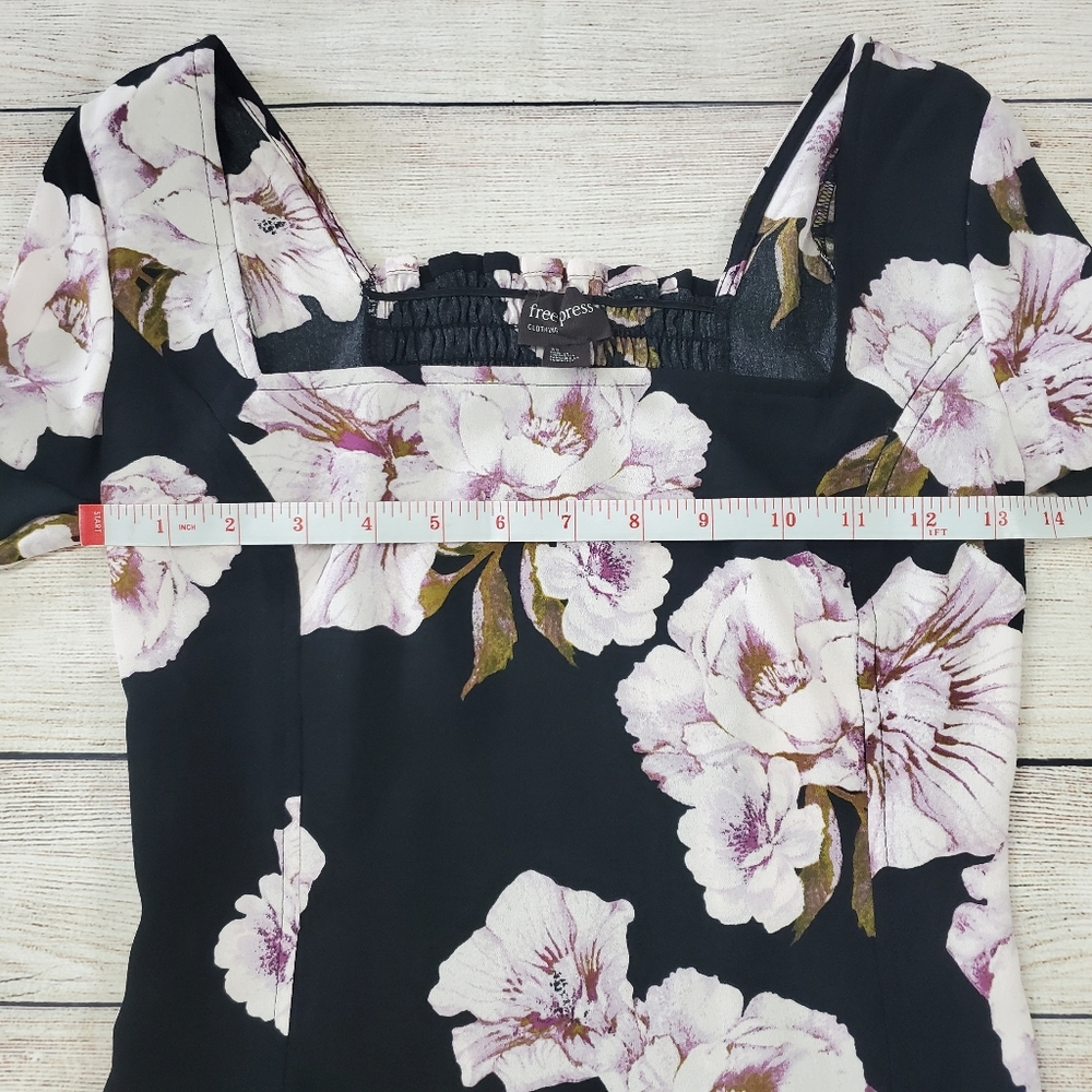 Free Press NWT floral top square neck, smocked, XS - Picture 3 of 8